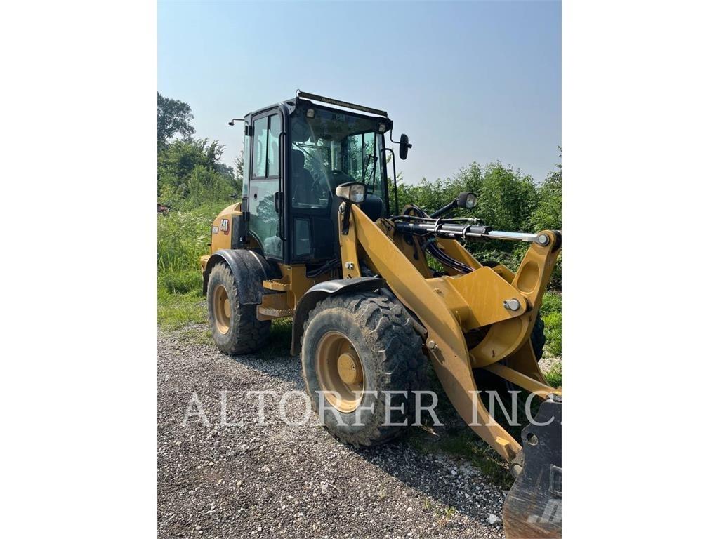 CAT 908M 小型裝載機