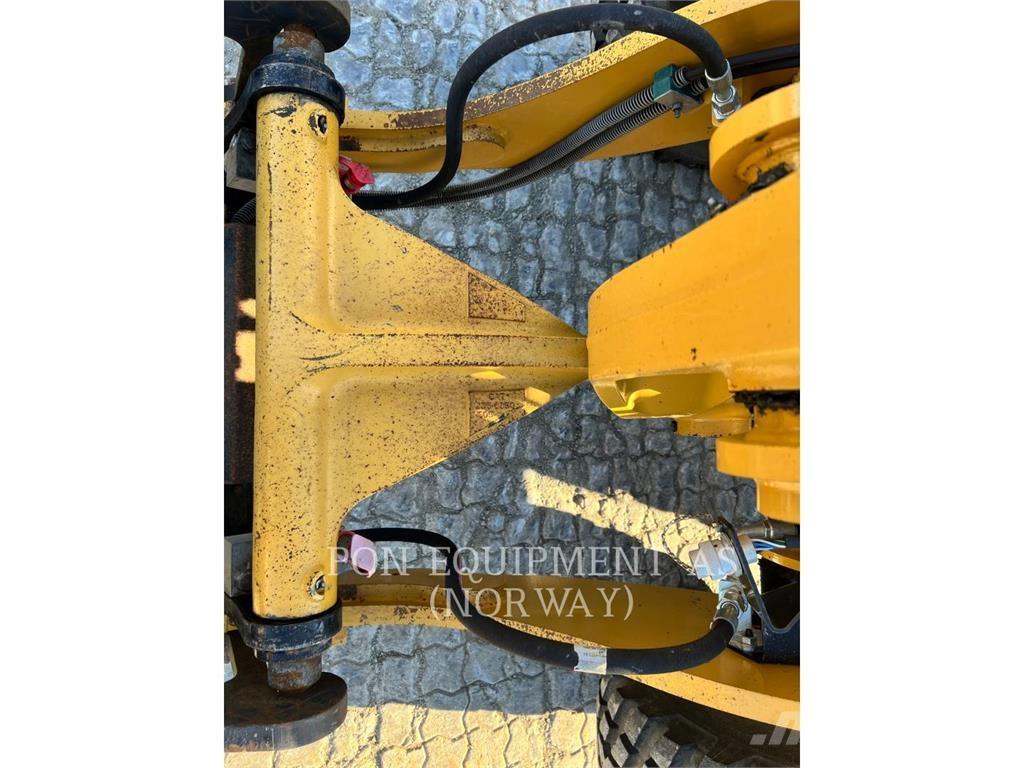 CAT 908M 輪胎式裝載機