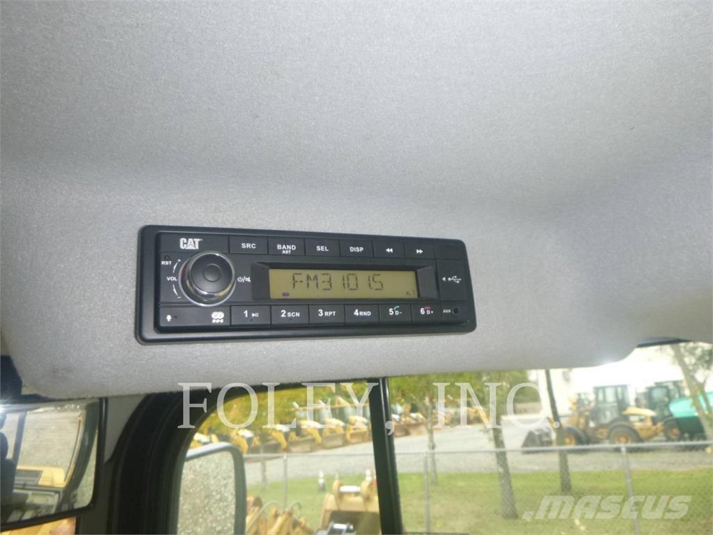 CAT 908M 輪胎式裝載機