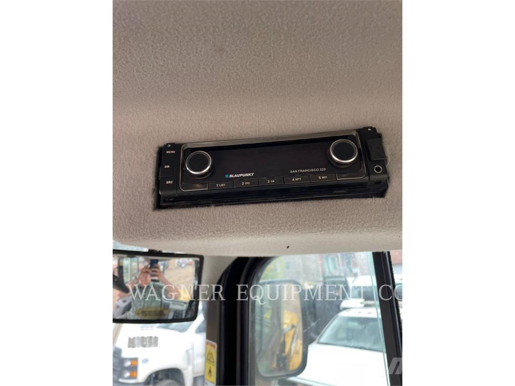 CAT 908M 輪胎式裝載機