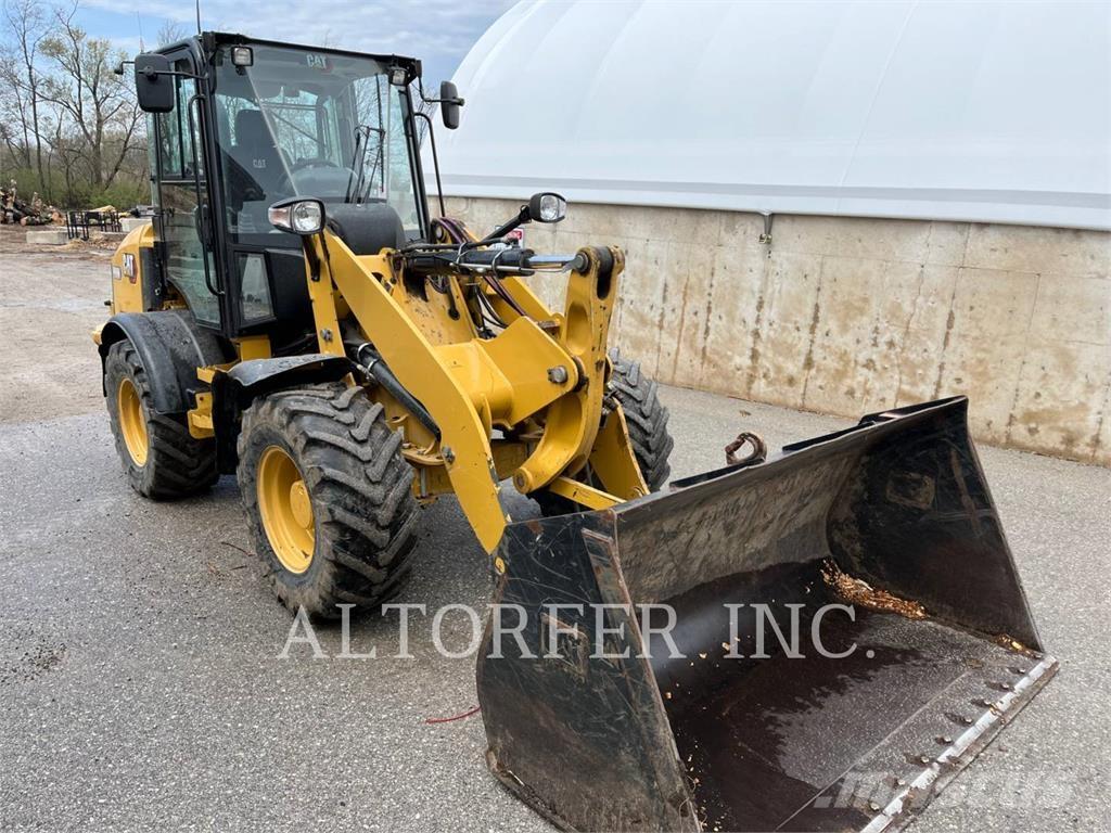 CAT 908M 小型裝載機