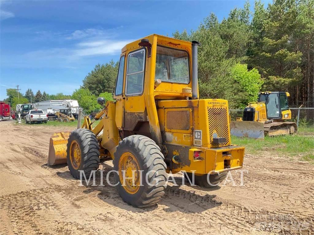CAT 910 輪胎式裝載機
