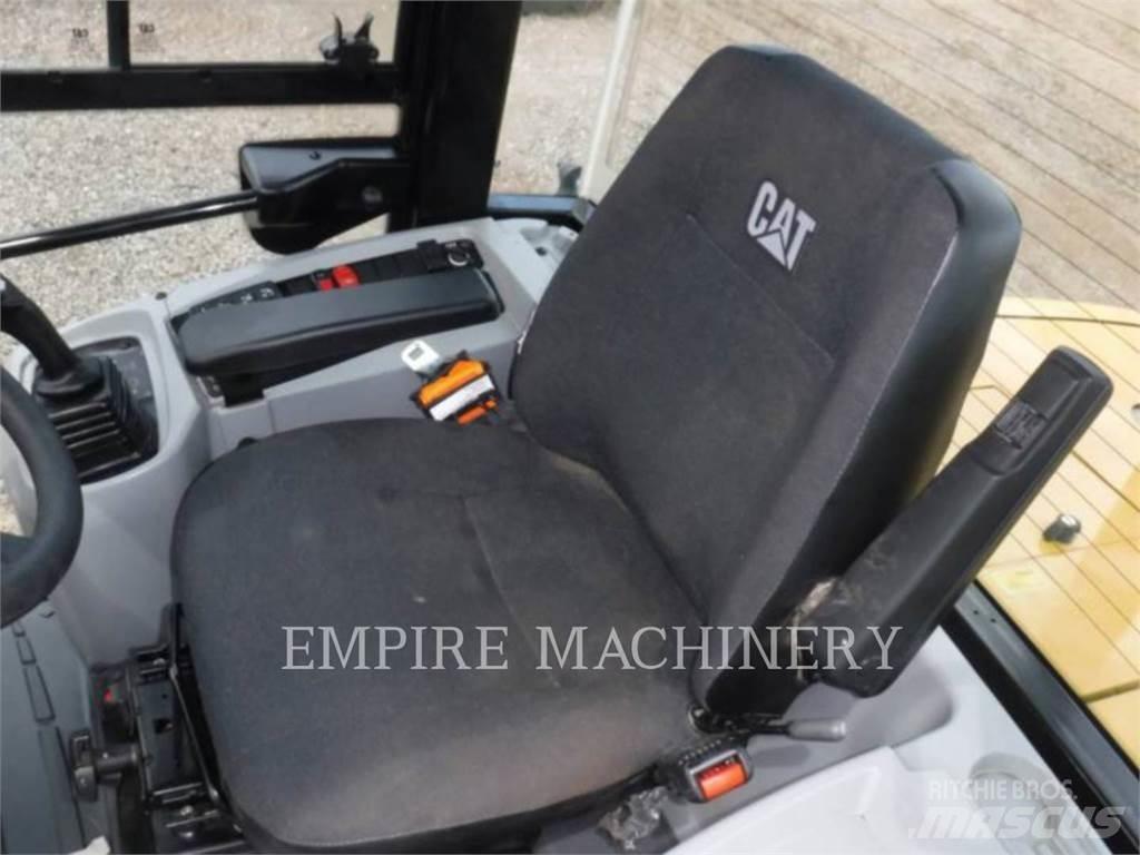 CAT 910-14 輪胎式裝載機
