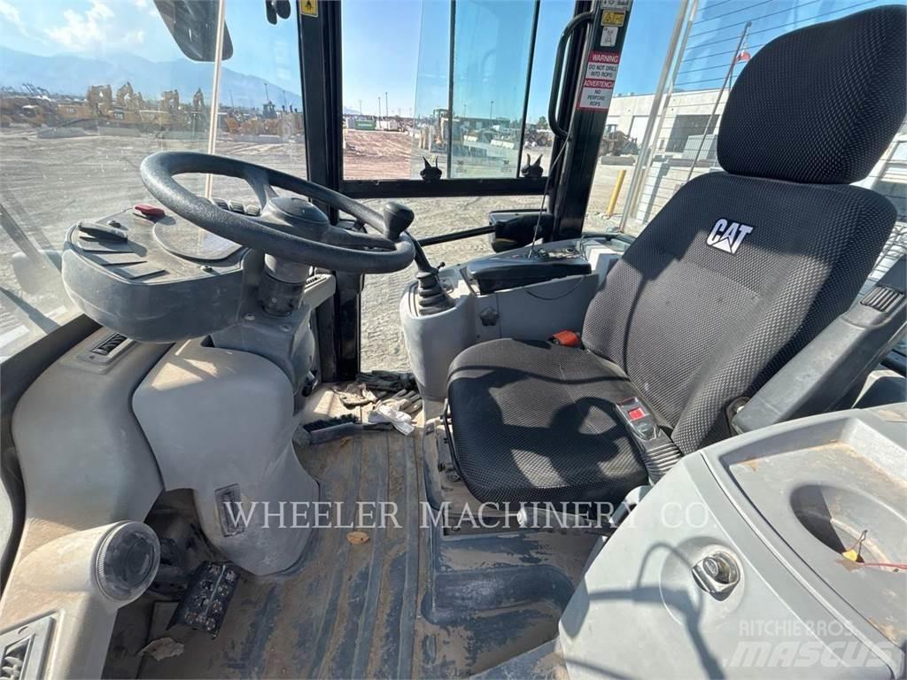 CAT 910M 輪胎式裝載機
