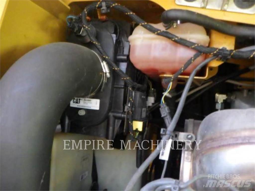 CAT 910M 輪胎式裝載機