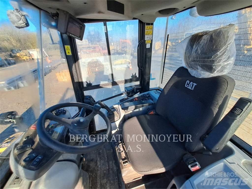 CAT 914 輪胎式裝載機
