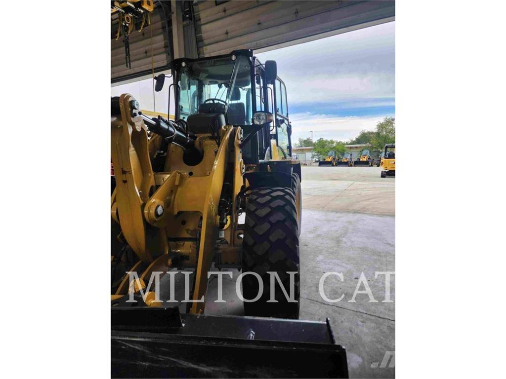 CAT 914 輪胎式裝載機