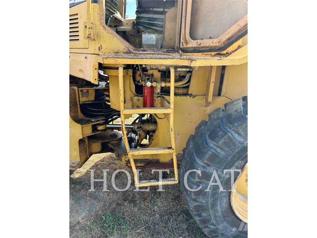CAT 918F 輪胎式裝載機