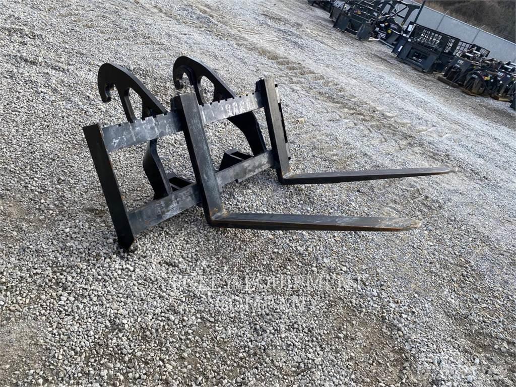 CAT 918M 輪胎式裝載機