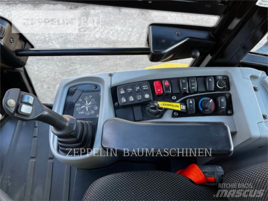 CAT 918M 輪胎式裝載機