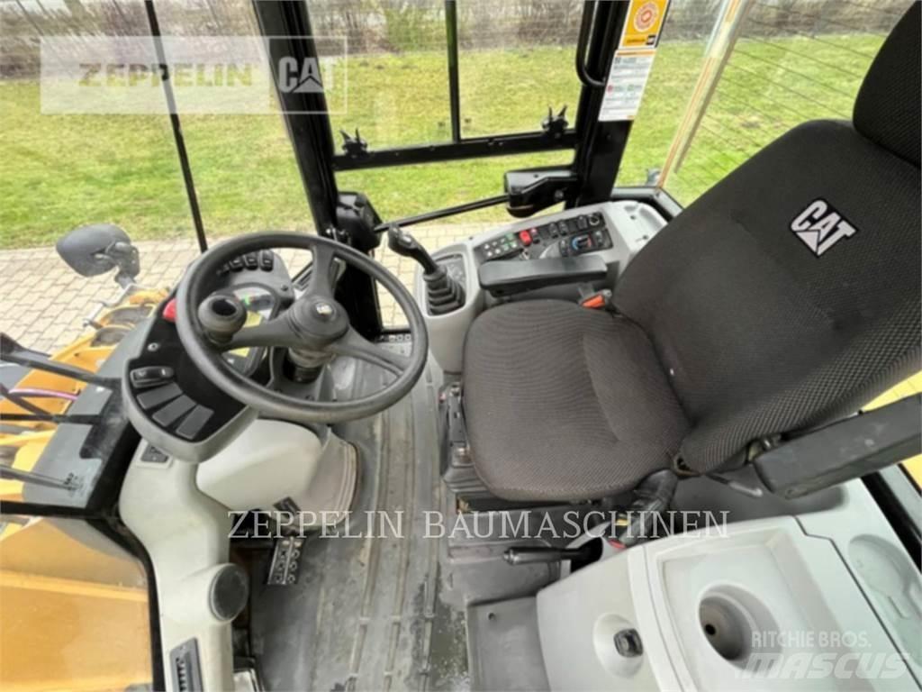 CAT 918M 輪胎式裝載機