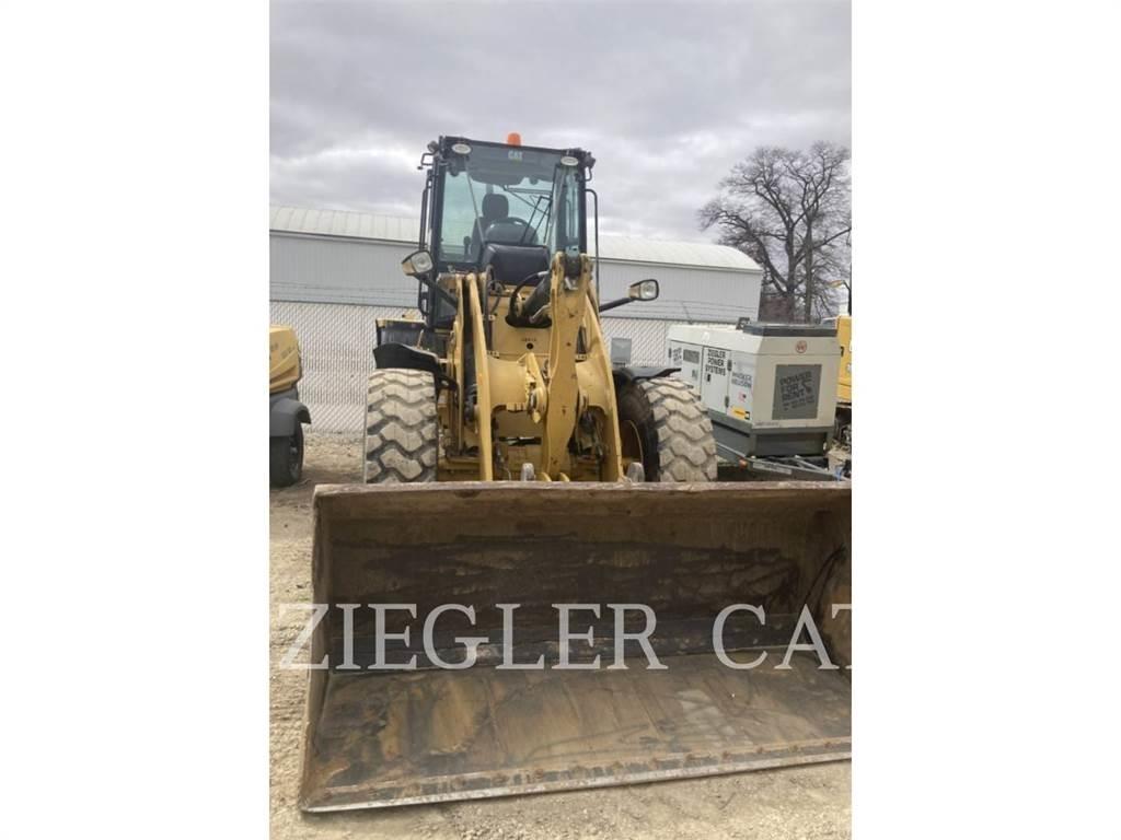 CAT 918M 輪胎式裝載機