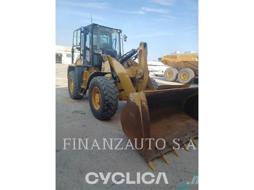 CAT 918M 輪胎式裝載機