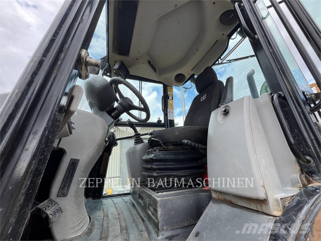 CAT 918M 輪胎式裝載機