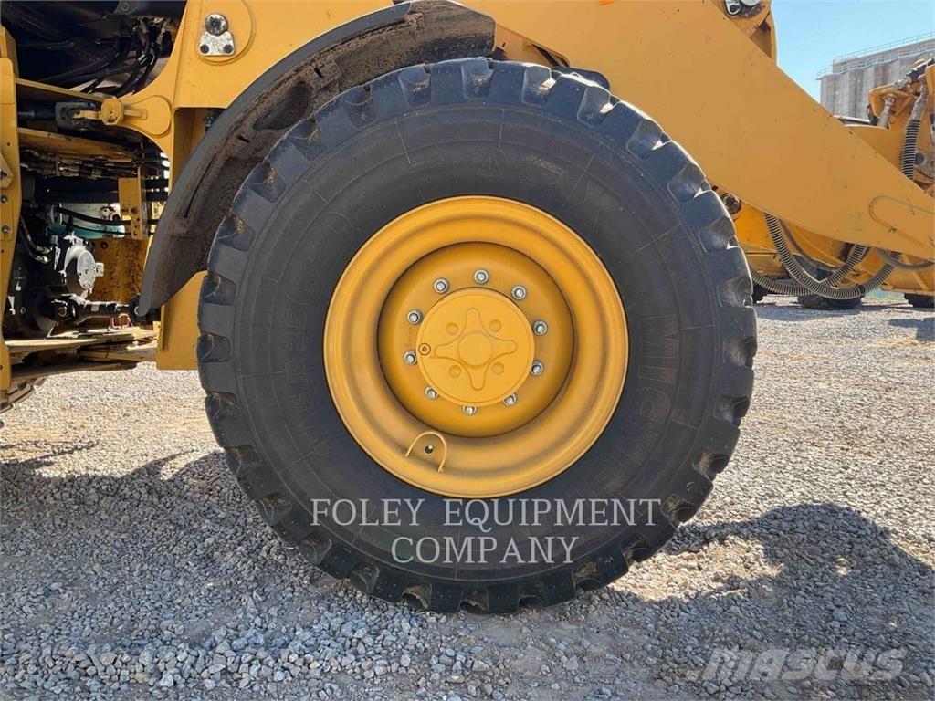CAT 92014 輪胎式裝載機