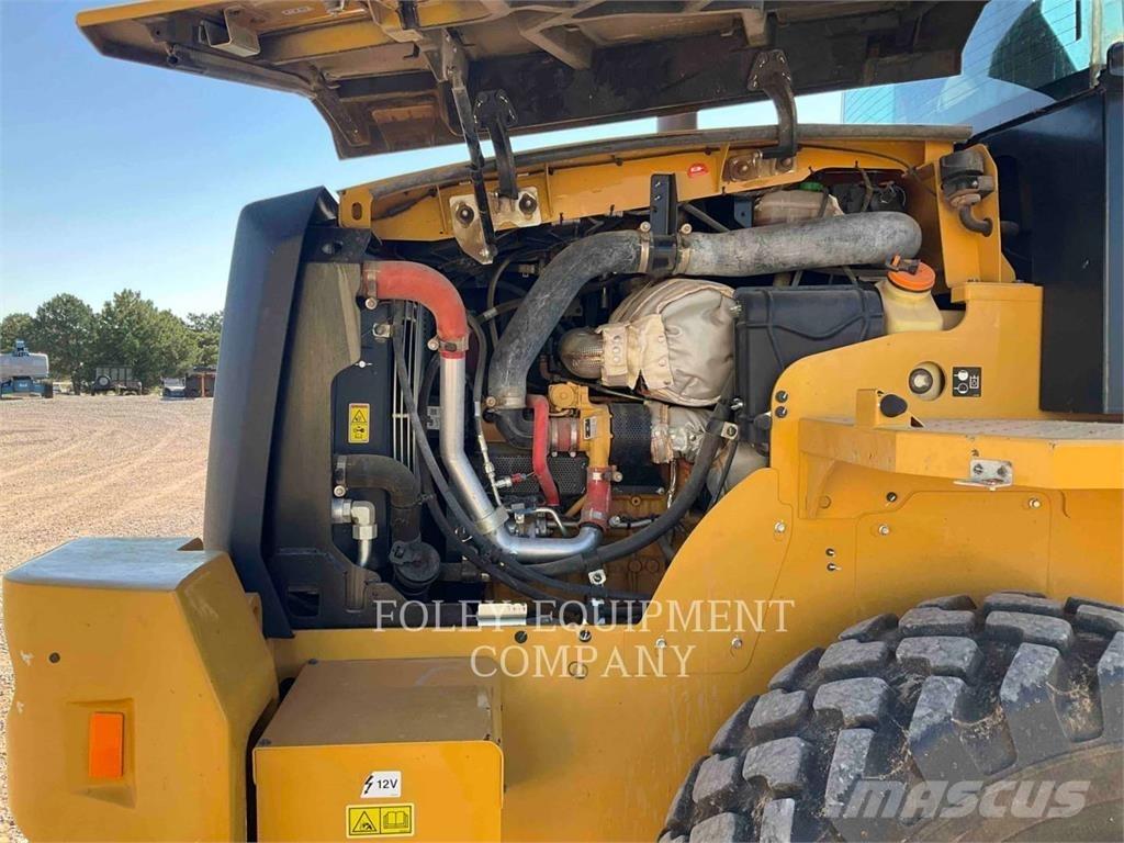CAT 92014 輪胎式裝載機