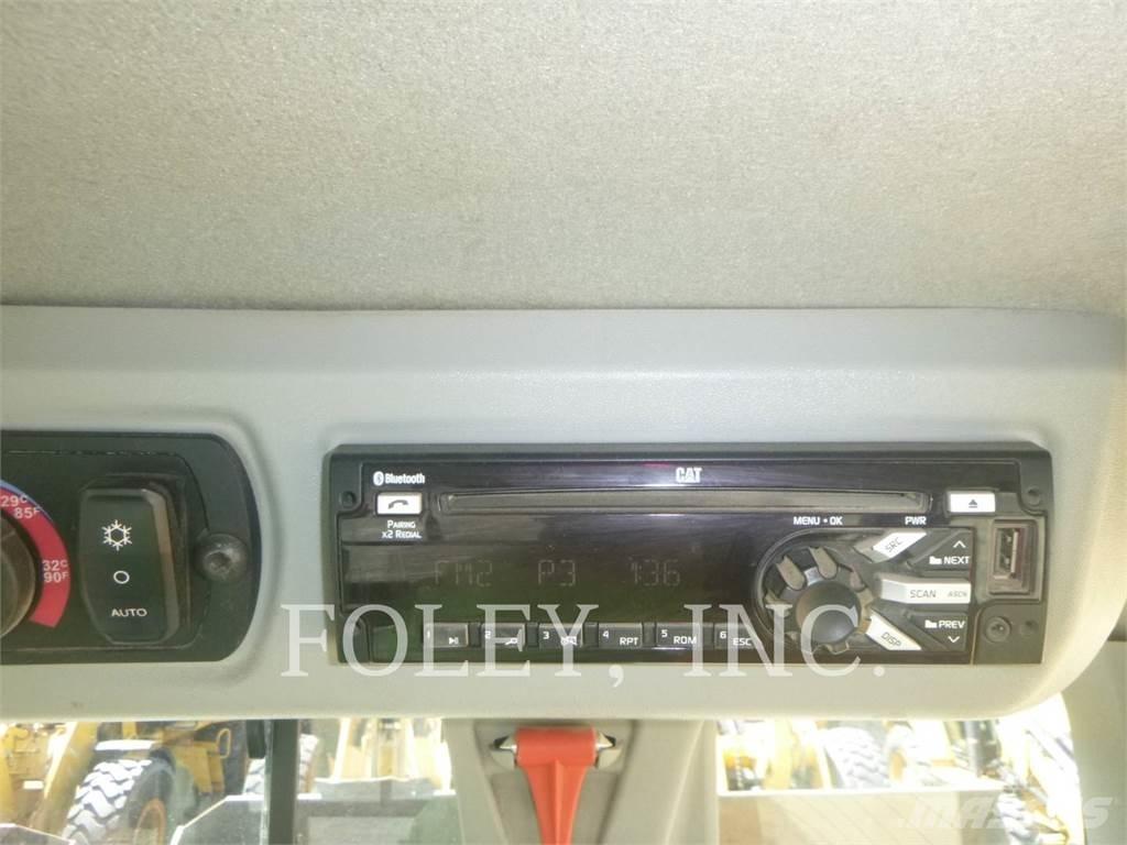 CAT 926M 輪胎式裝載機
