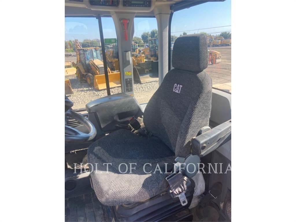 CAT 926M 輪胎式裝載機