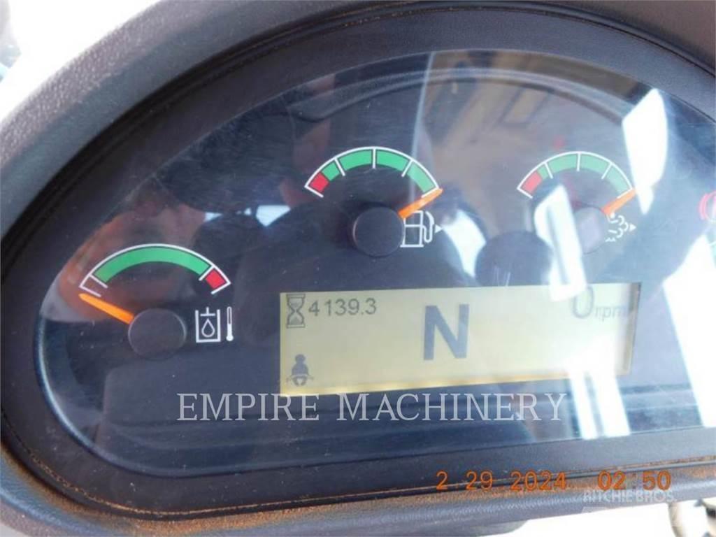 CAT 926M 輪胎式裝載機