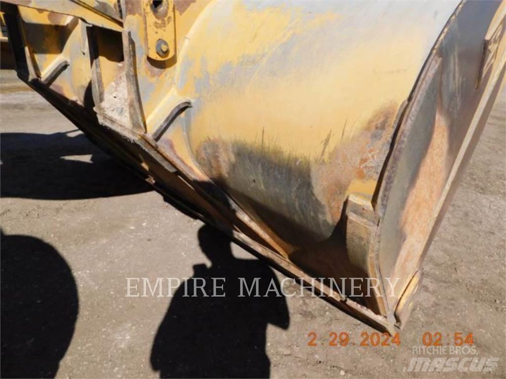 CAT 926M 輪胎式裝載機