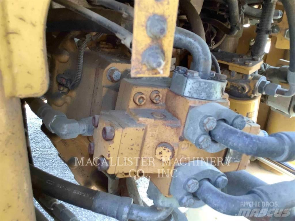 CAT 926M 輪胎式裝載機