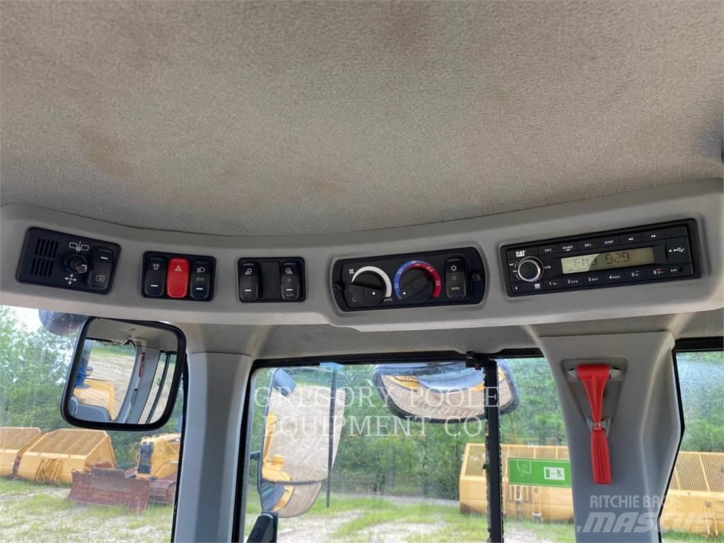 CAT 926M 輪胎式裝載機