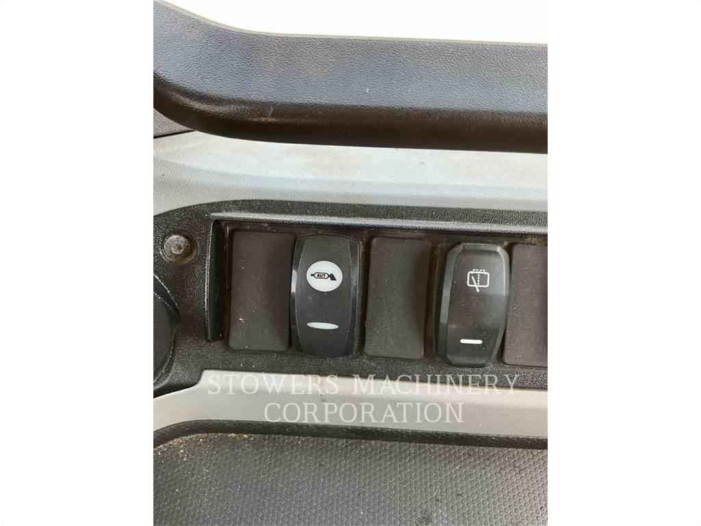 CAT 926M 輪胎式裝載機