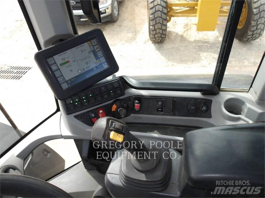 CAT 926M 輪胎式裝載機