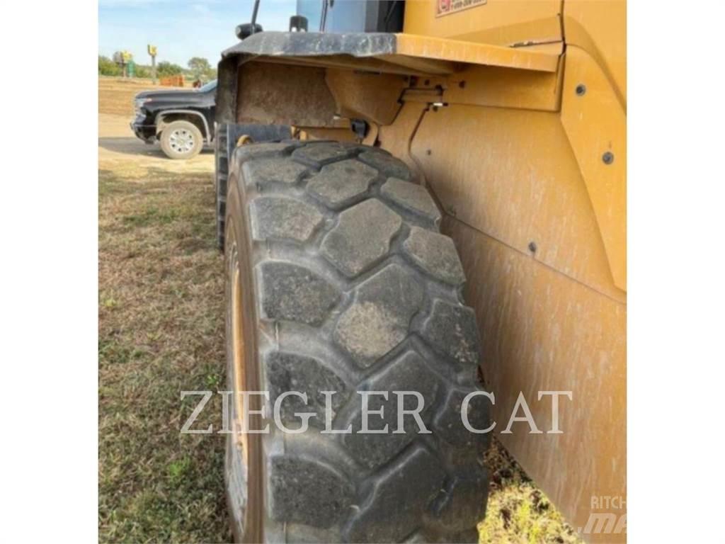 CAT 926M 輪胎式裝載機