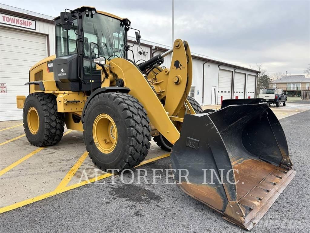 CAT 926M 輪胎式裝載機