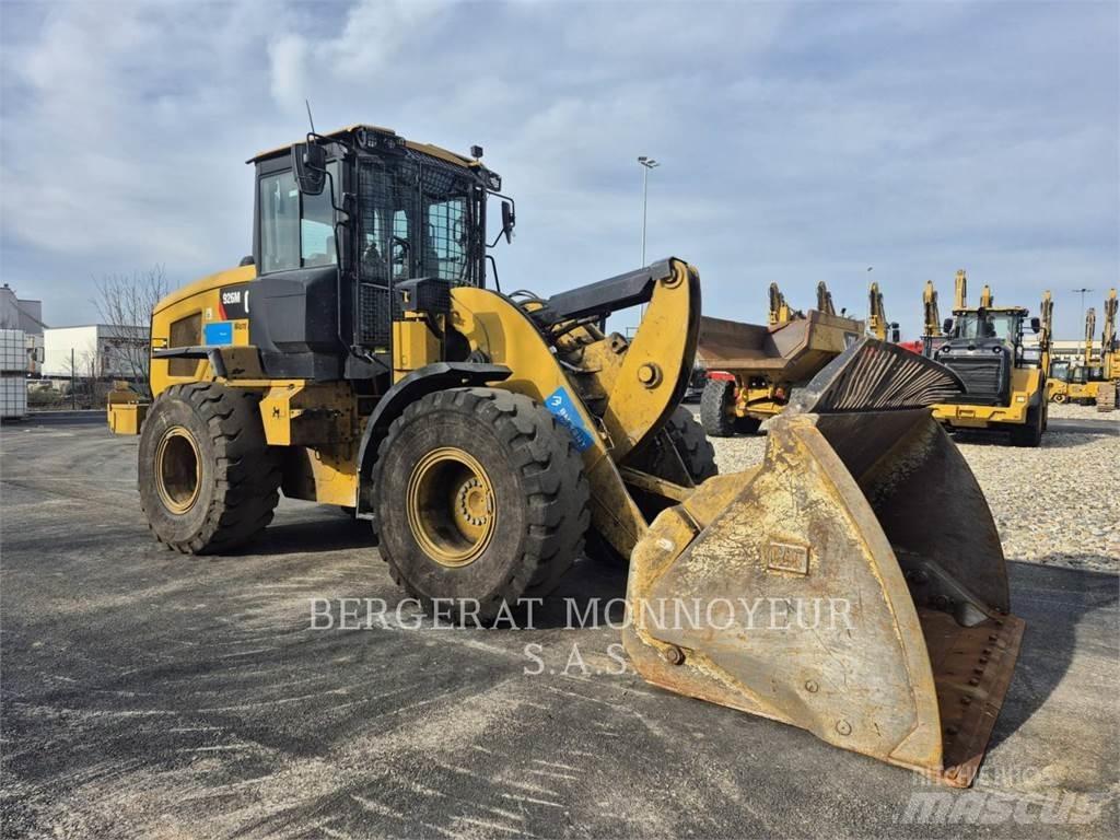 CAT 926M 輪胎式裝載機