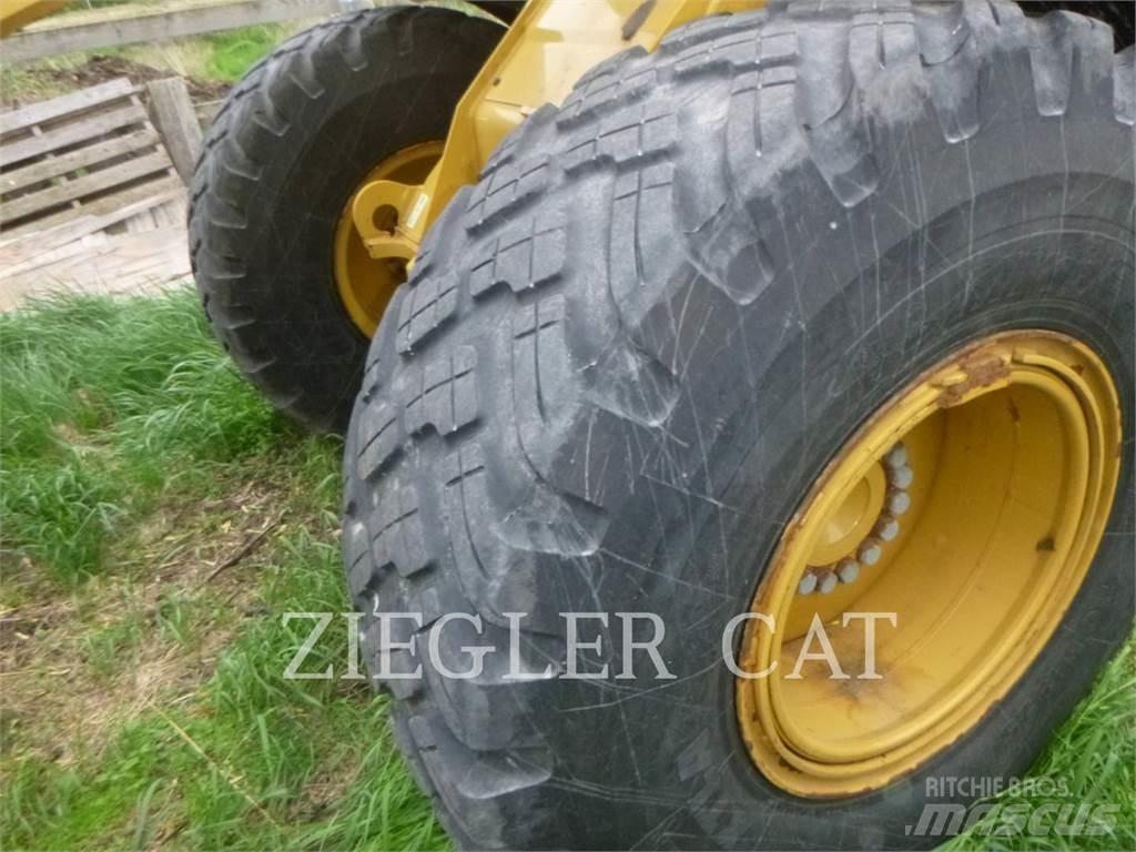 CAT 926M 輪胎式裝載機