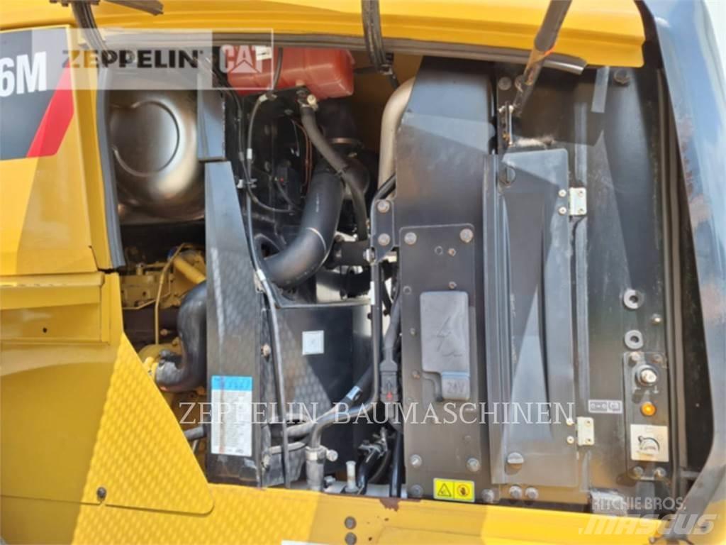 CAT 926M 輪胎式裝載機