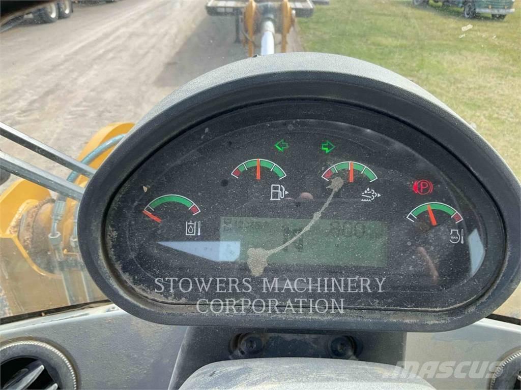 CAT 926M 輪胎式裝載機
