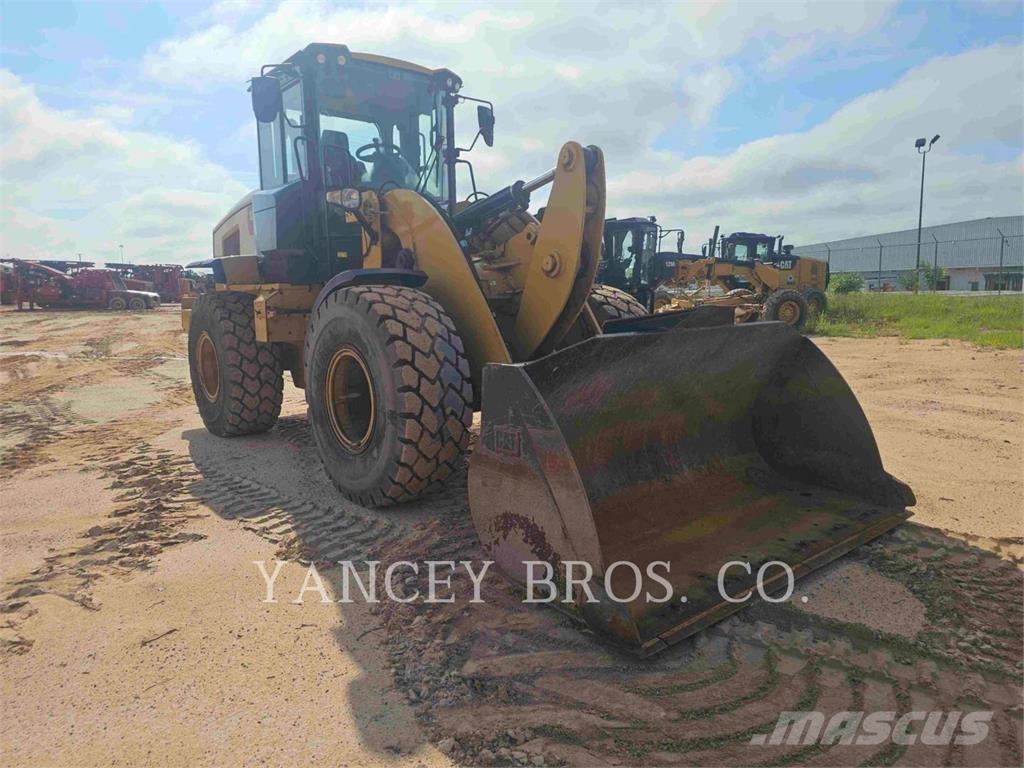 CAT 926M 輪胎式裝載機