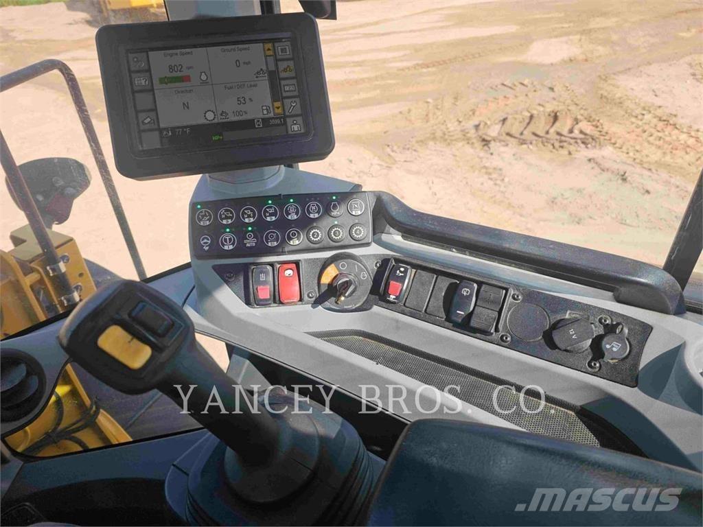 CAT 926M 輪胎式裝載機