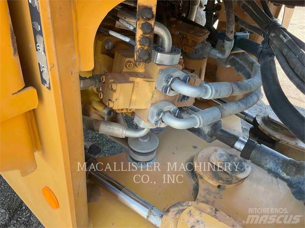 CAT 926M 輪胎式裝載機