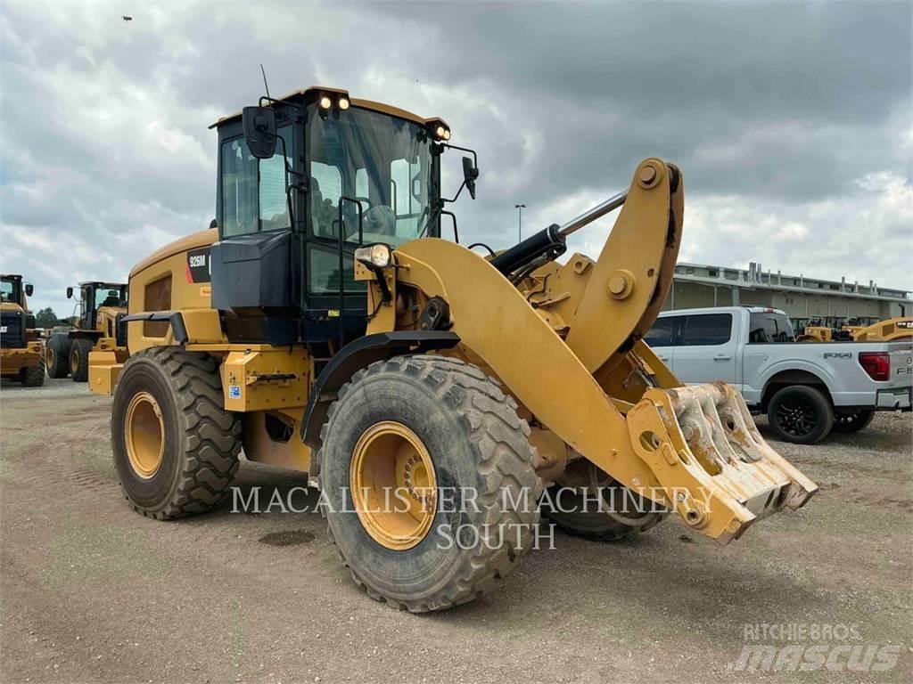 CAT 926M 輪胎式裝載機