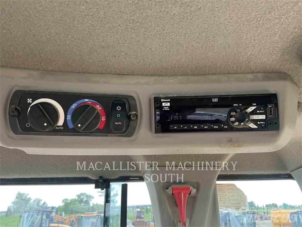 CAT 926M 輪胎式裝載機