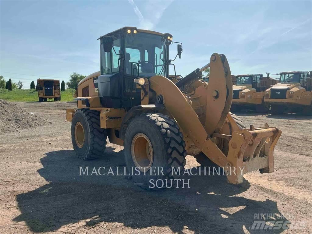 CAT 926M 輪胎式裝載機