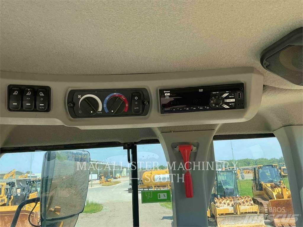 CAT 926M 輪胎式裝載機