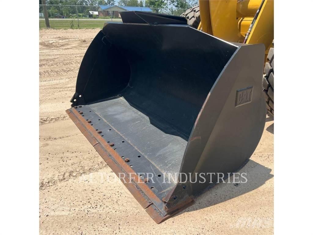 CAT 926M 輪胎式裝載機