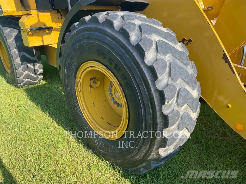 CAT 926M 輪胎式裝載機