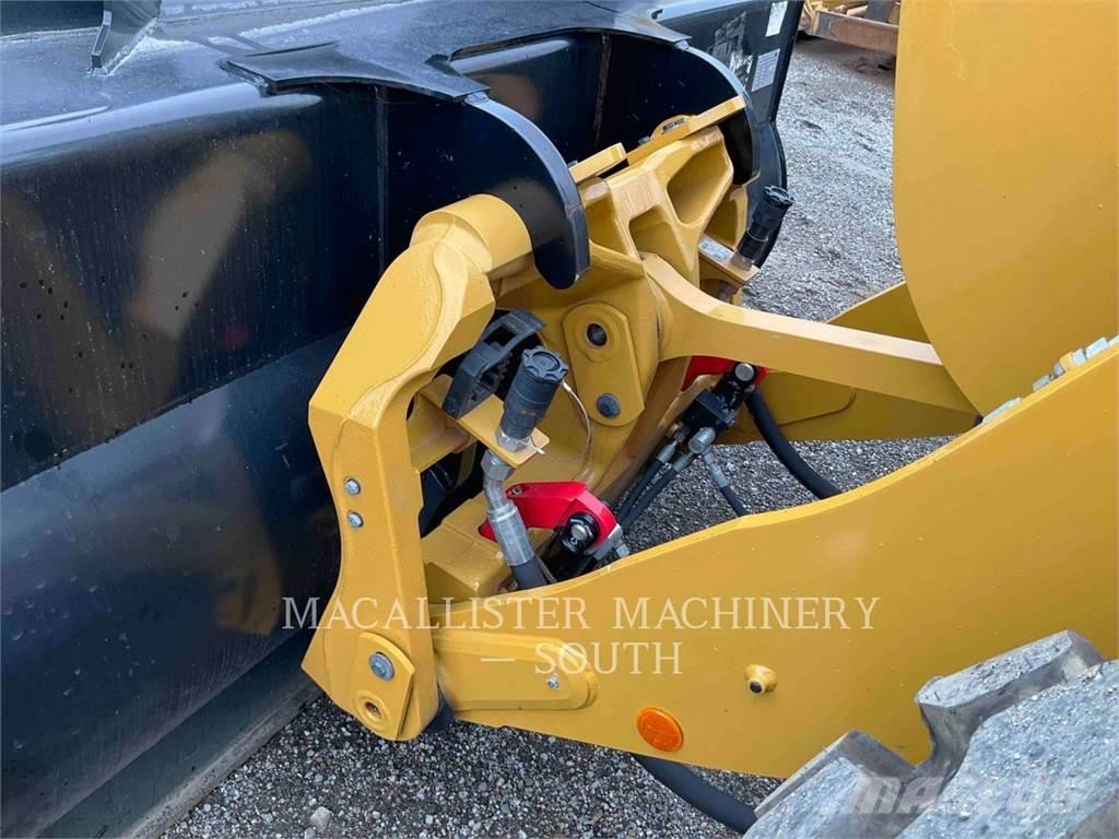 CAT 926M 輪胎式裝載機