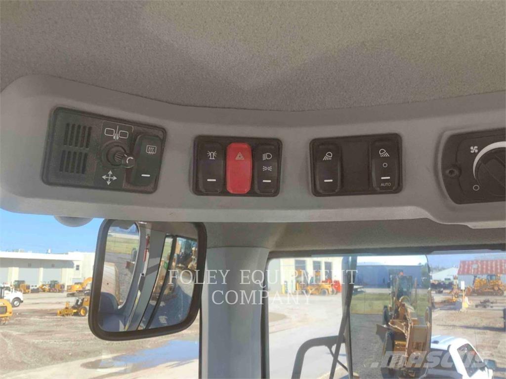 CAT 926M 輪胎式裝載機
