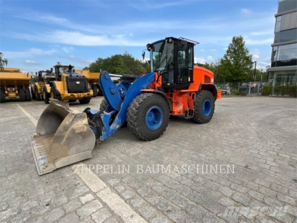 CAT 926M 輪胎式裝載機