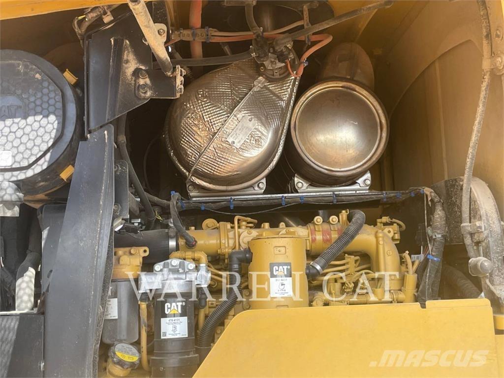 CAT 926M HL 輪胎式裝載機