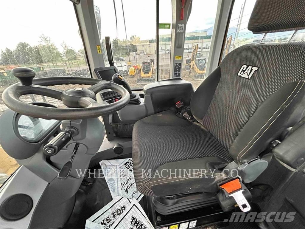 CAT 926M QC 輪胎式裝載機