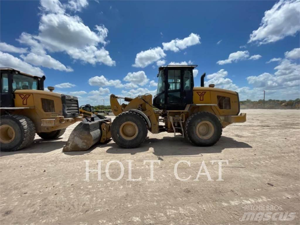 CAT 926M QC 輪胎式裝載機