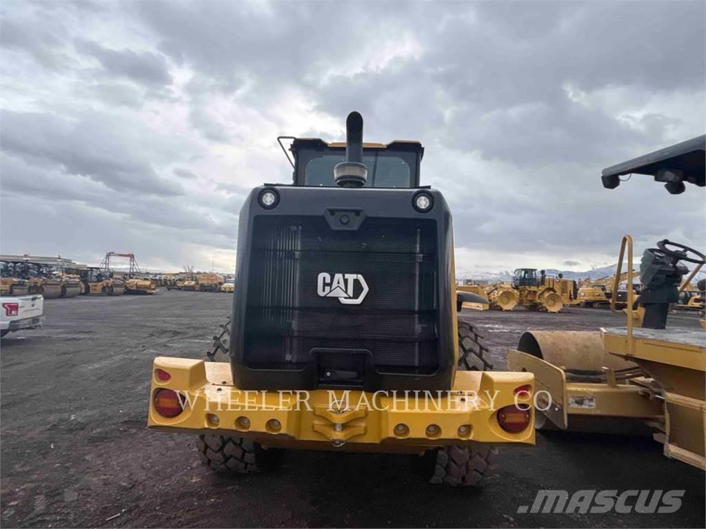 CAT 926M QC 輪胎式裝載機